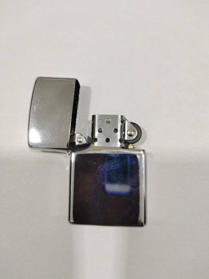 WhatsApp-Image-2023-01-12-at-9.04.51-PM.jpeg Zippo Silver Classic Windproof Liquid Lighter - Image 1