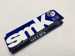 SMK Blue Small White rolling paper 3 packs